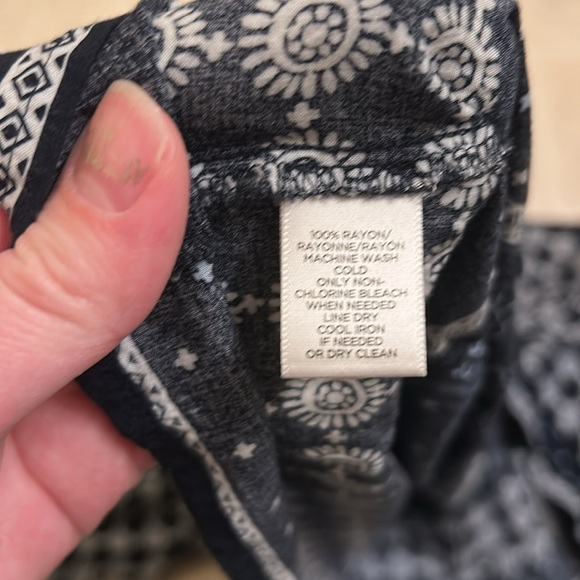 Loft Pattern Top - Picture 5 of 5